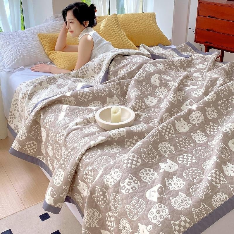 Three-Layer Cotton Blanket & Bedspread with Cat Pattern, All-Season