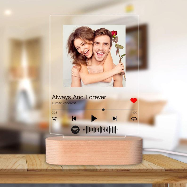 Customizable Photo Music Plaque Night Light for Commemorating Special Moments