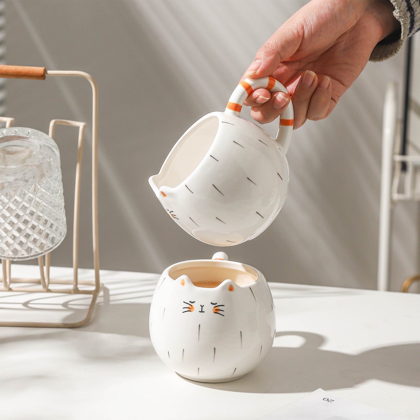 Rainy Cat Ceramic Mug – Cute Animal Shaped Drinking Cup with Tail Handle