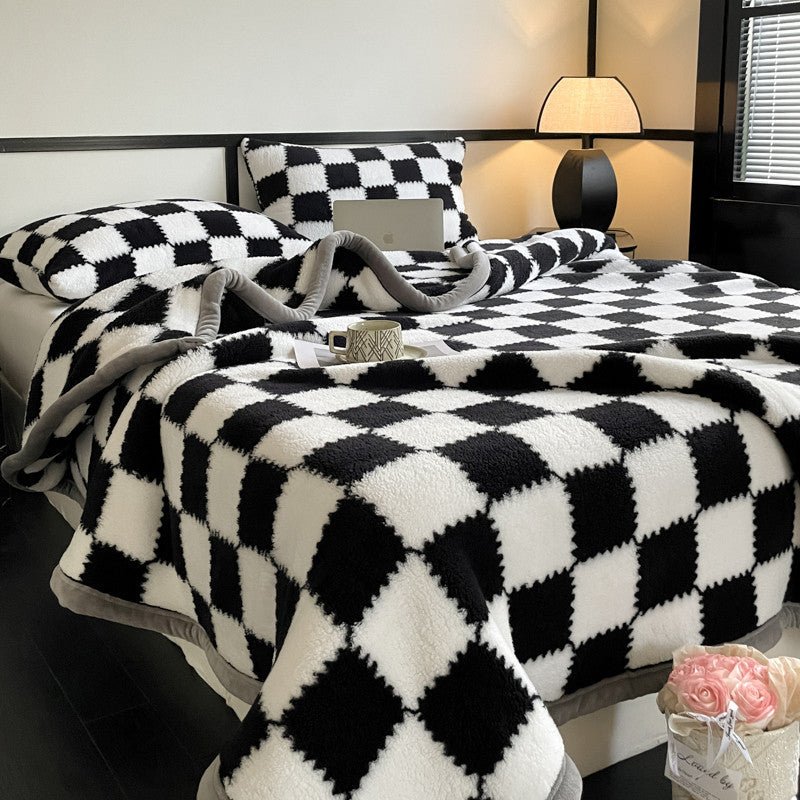 Cozy Shu Velvet Blanket with Chessboard Plaid, Soft Plush All-Season Throw