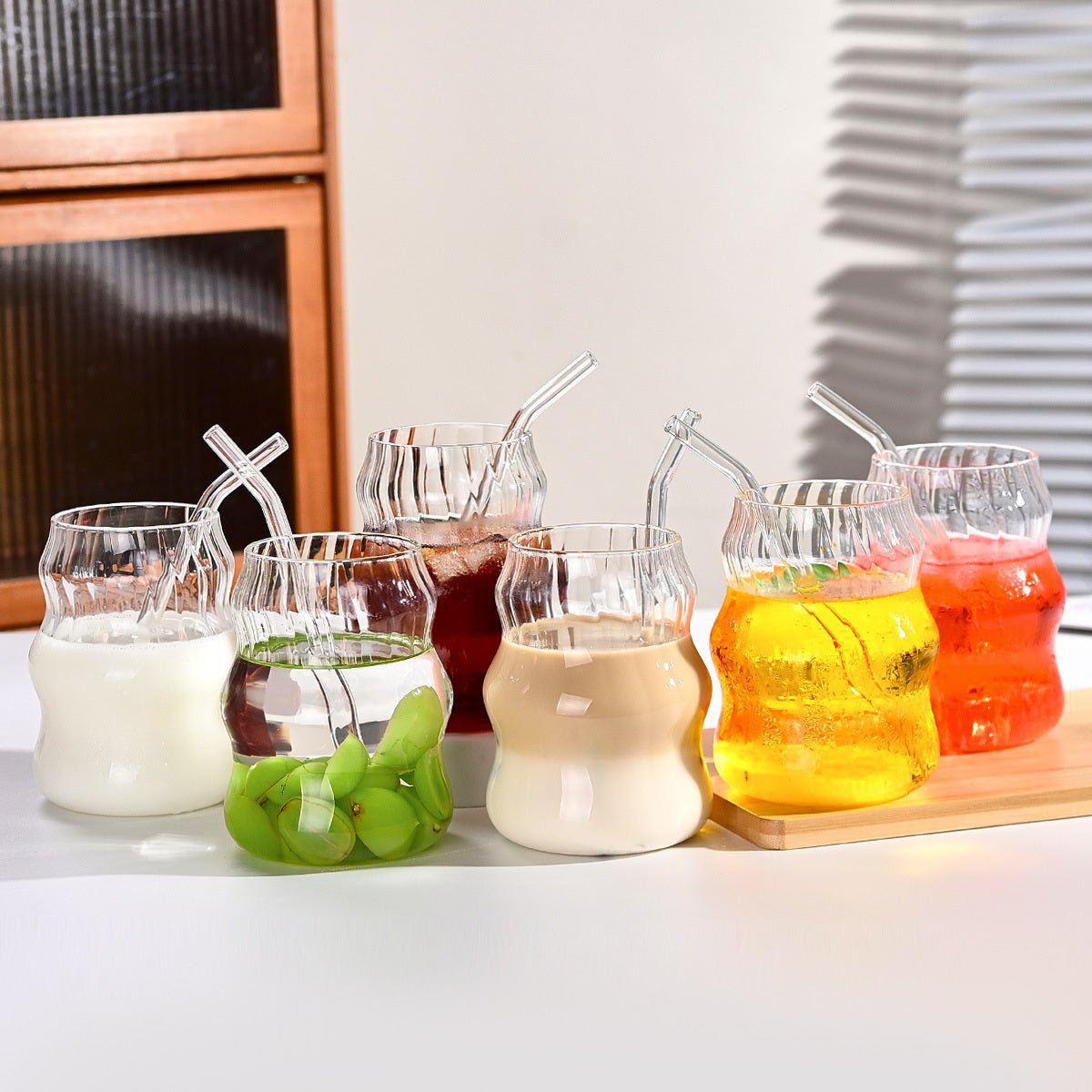 6 Pcs 19oz Glass Coffee Cup Set with Straws, Striped Cloud Design, for Milk Juice Tea Cold Drinks