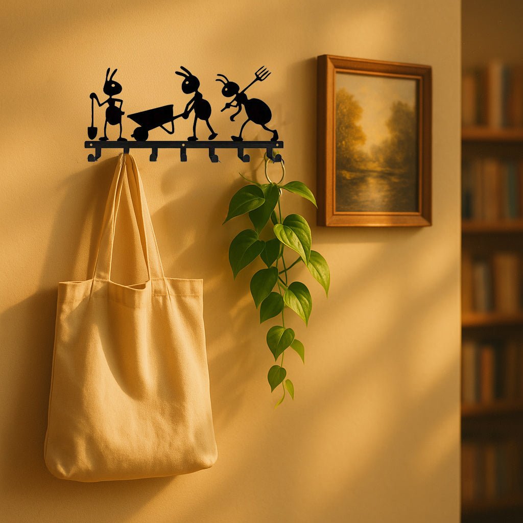 Metal Ant-Themed Metal Keychain- Wall-Mounted Entry Organizer W Durable Hooks