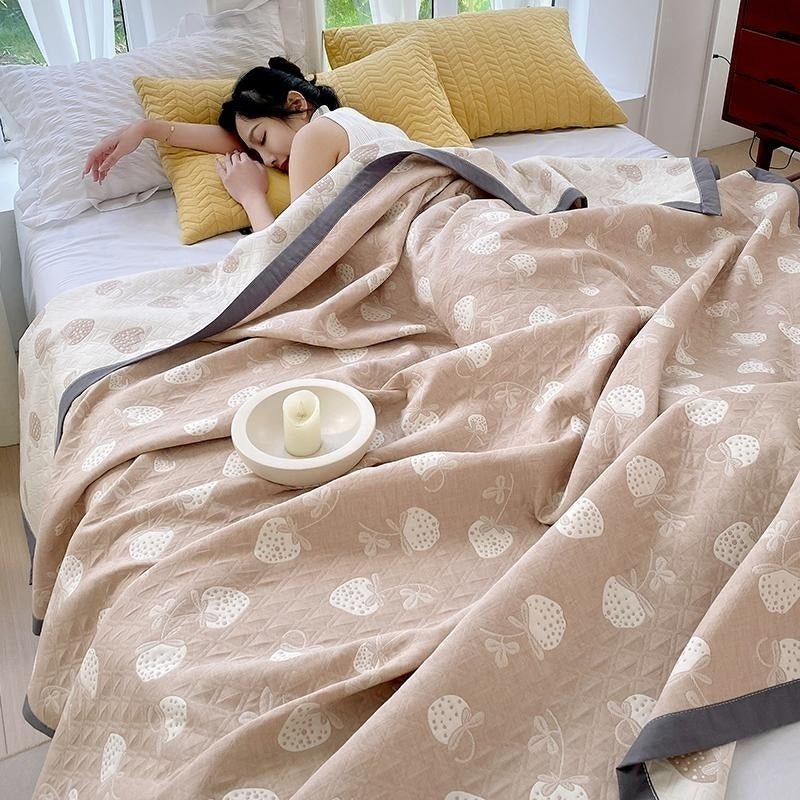 Three-Layer Cotton Blanket & Bedspread with Cat Pattern, All-Season