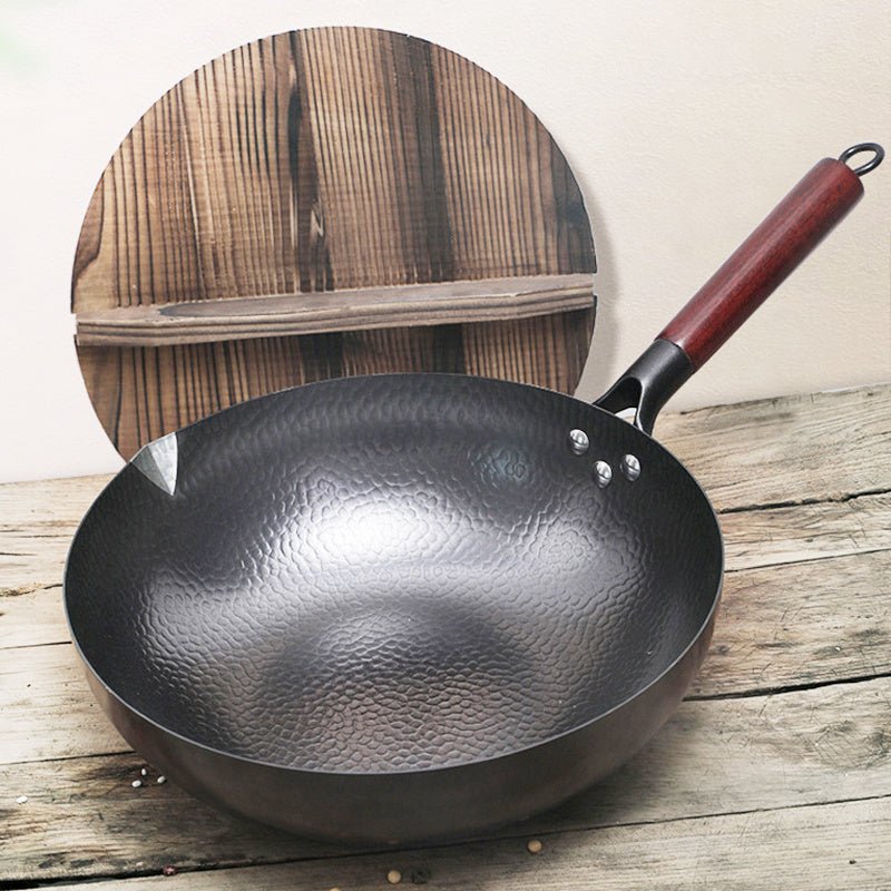 Handmade Traditional Iron Wok Pan – Durable Cast Iron Cookware for Kitchen
