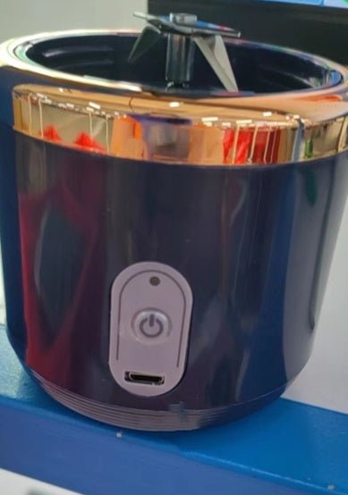 6-Blade Portable USB Rechargeable Blender, Mini Juicer & Smoothie Maker