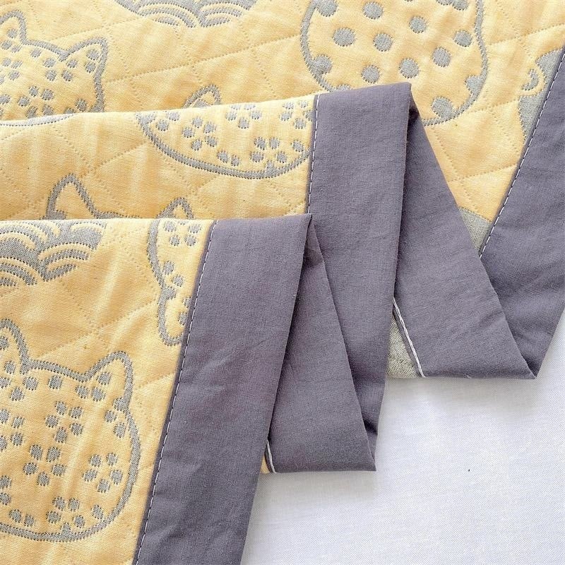 Three-Layer Cotton Blanket & Bedspread with Cat Pattern, All-Season