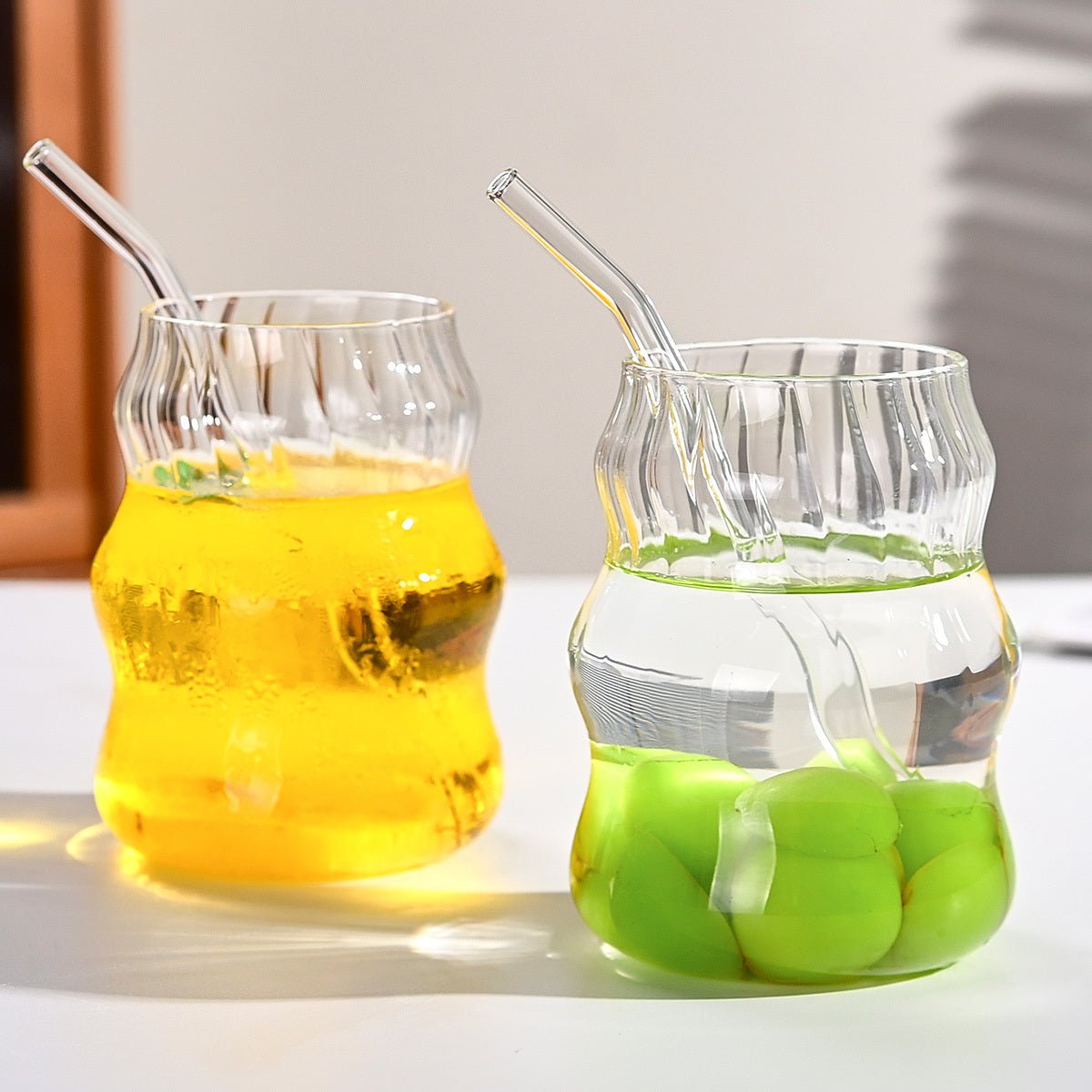 6 Pcs 19oz Glass Coffee Cup Set with Straws, Striped Cloud Design, for Milk Juice Tea Cold Drinks