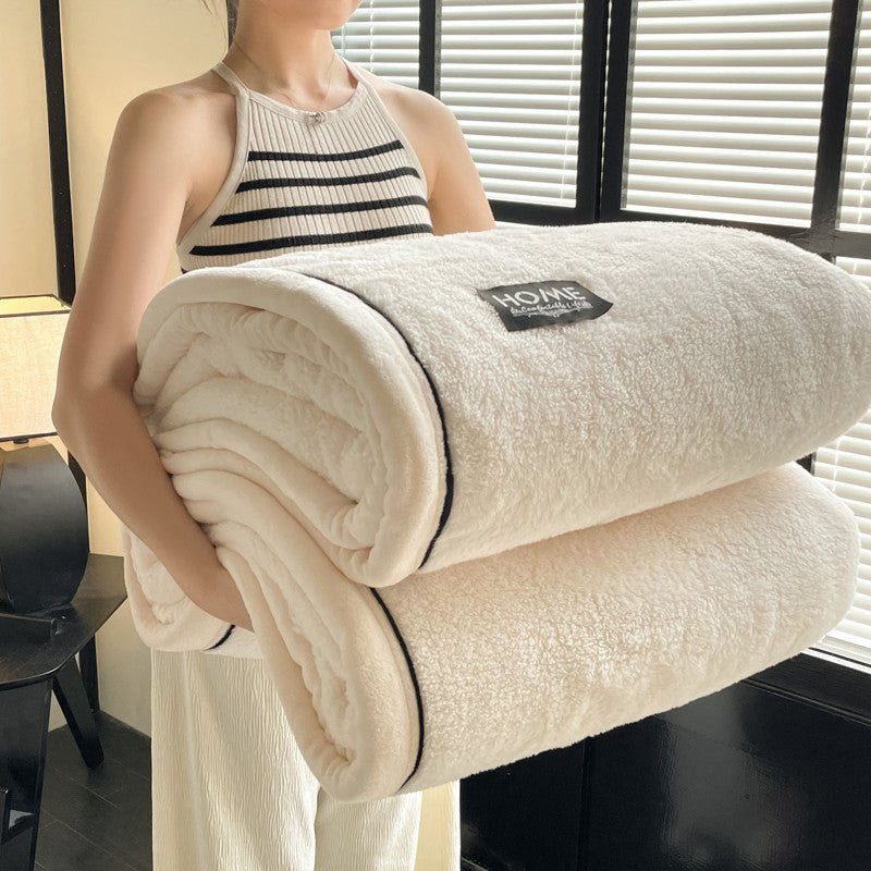 Cozy Shu Velvet Blanket with Chessboard Plaid, Soft Plush All-Season Throw