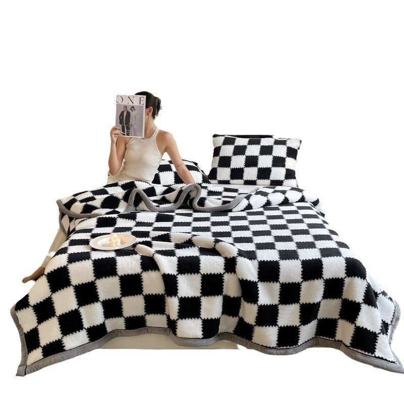 Cozy Shu Velvet Blanket with Chessboard Plaid, Soft Plush All-Season Throw