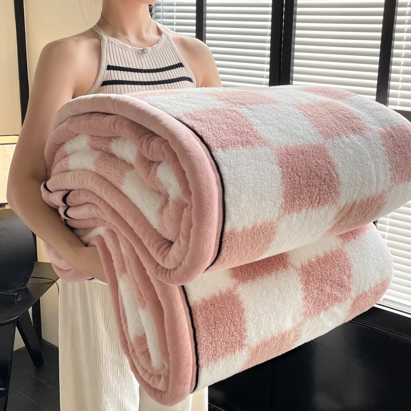 Cozy Shu Velvet Blanket with Chessboard Plaid, Soft Plush All-Season Throw