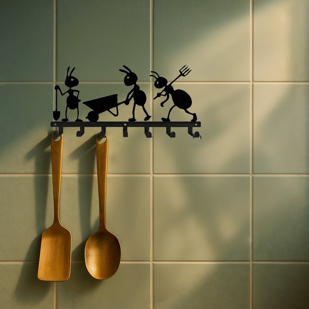 Metal Ant-Themed Metal Keychain- Wall-Mounted Entry Organizer W Durable Hooks