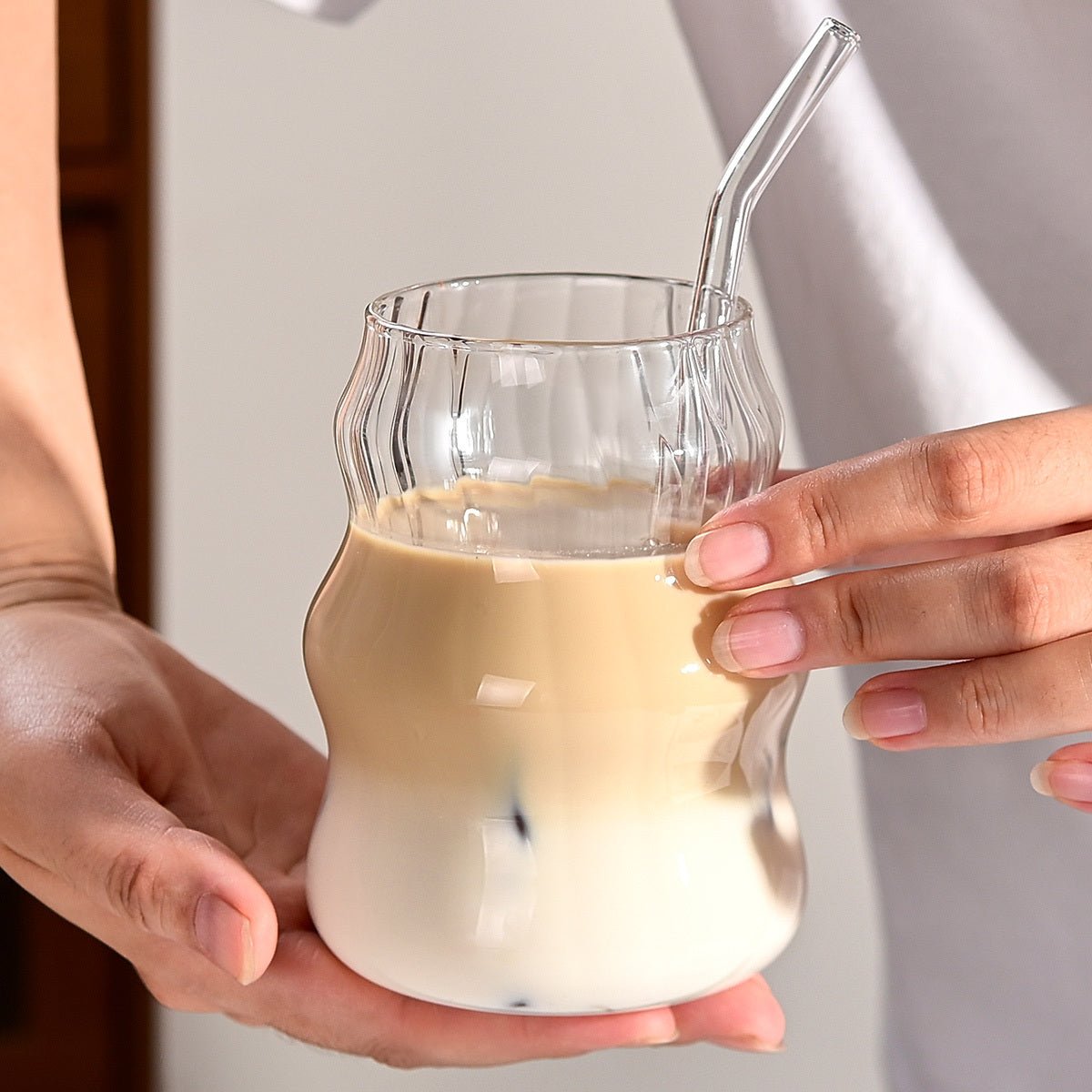 6 Pcs 19oz Glass Coffee Cup Set with Straws, Striped Cloud Design, for Milk Juice Tea Cold Drinks